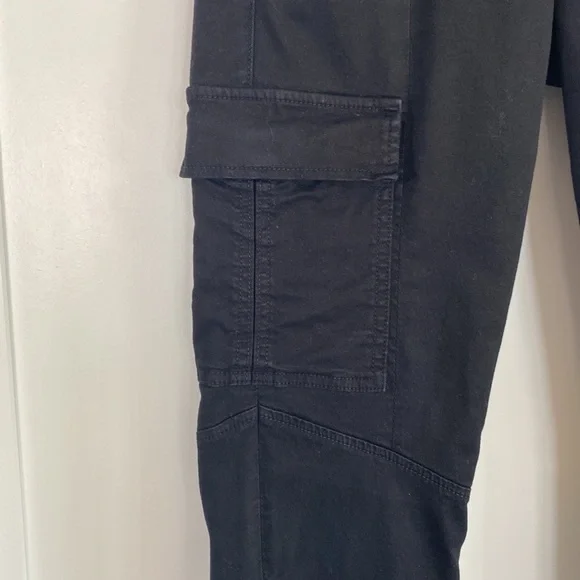 J Brand Cargo Ankle Zipper Black Jeans Premium Stretch Cotton/Lycra Size 28 EUC - Picture 2 of 9